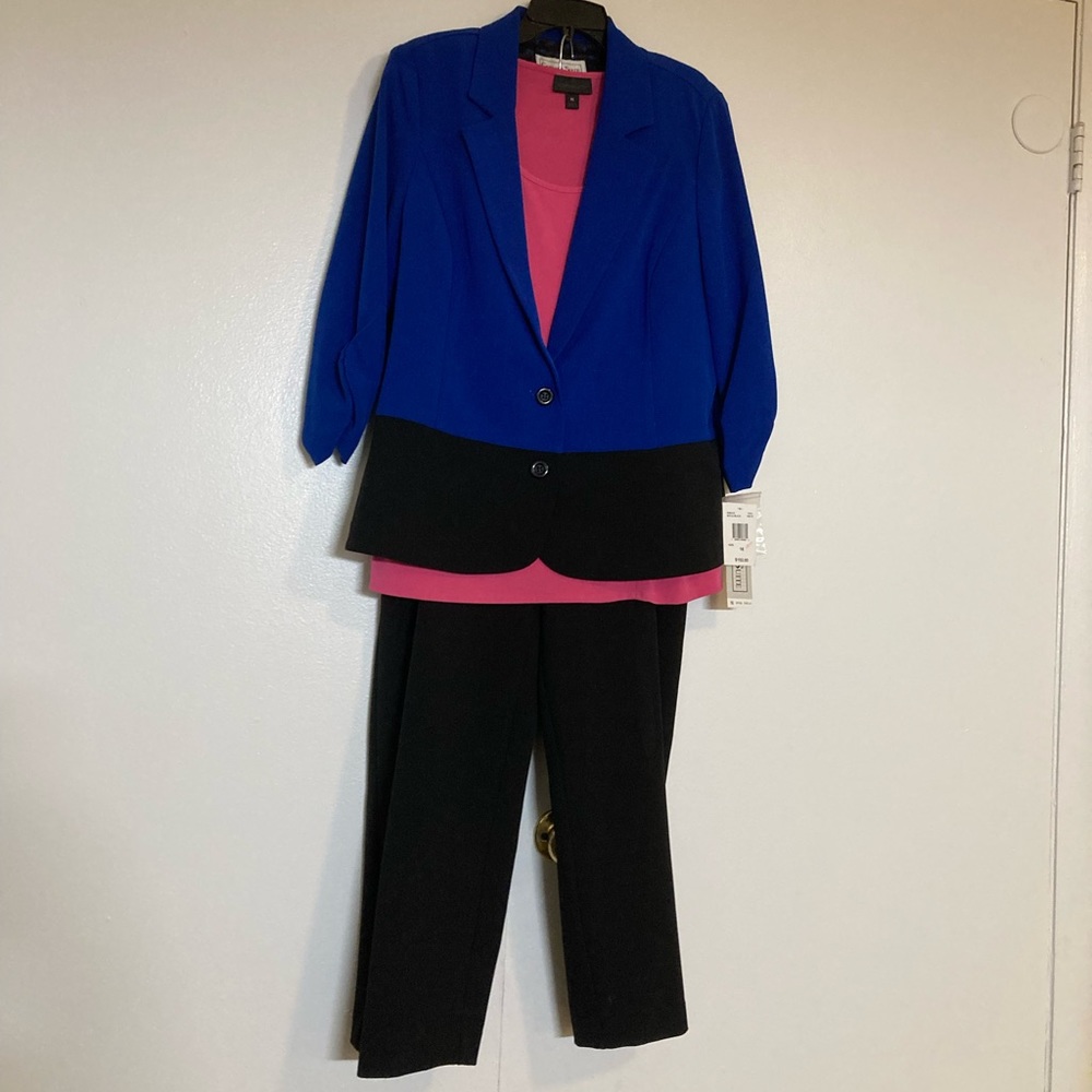 Chelsea Suite Women’s Suit